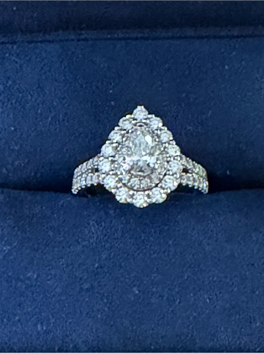 Stunning Platinum & Diamond Pear-Shaped Ring ✨